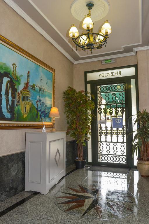 Hostal Linares Ribadeo Extérieur photo