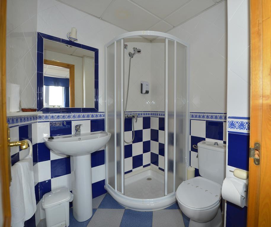 Hostal Linares Ribadeo Extérieur photo